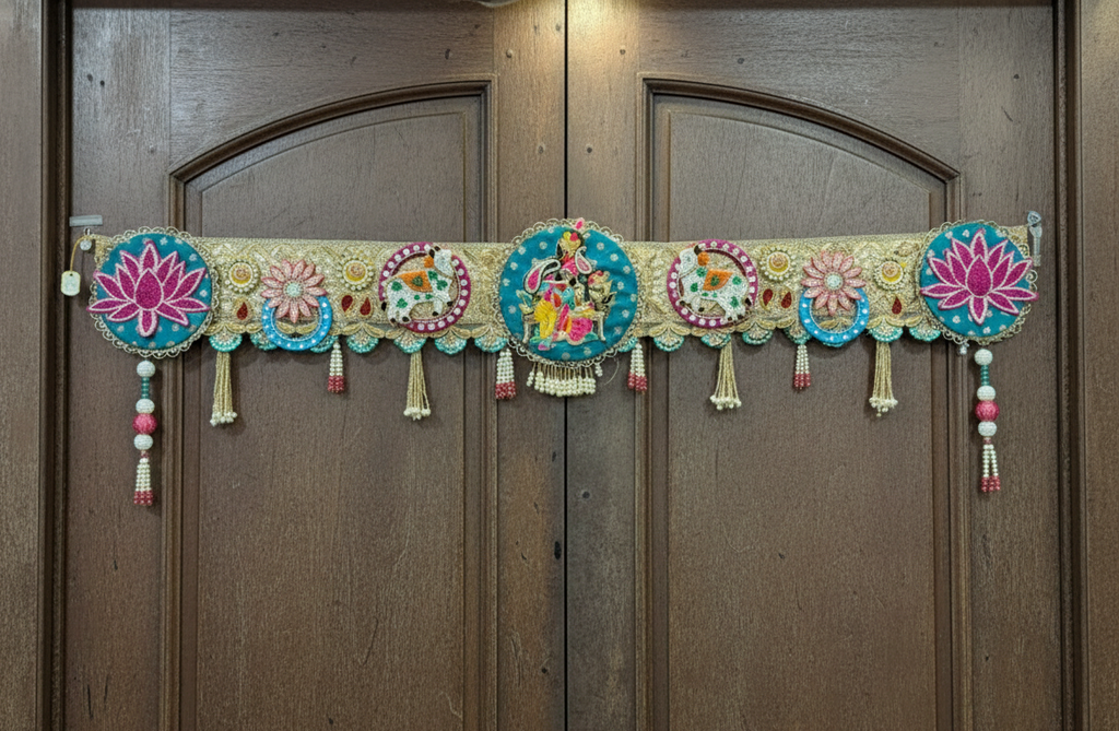 Radha Krishna Ji Bandhanwar With Lotus (42 Inch)