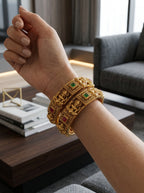 Sakshi Bangles