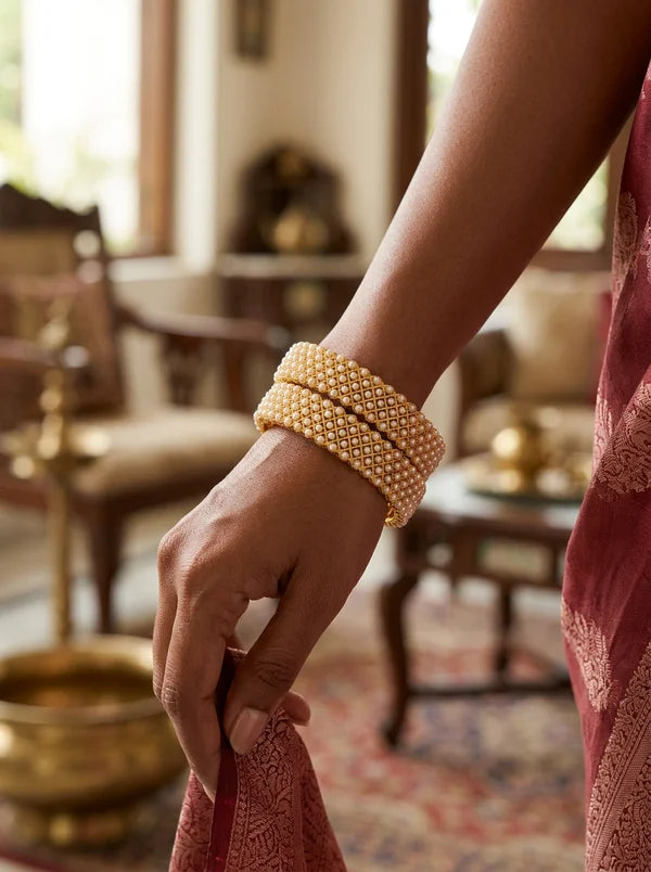 Manvika Bangles (Set of 2)